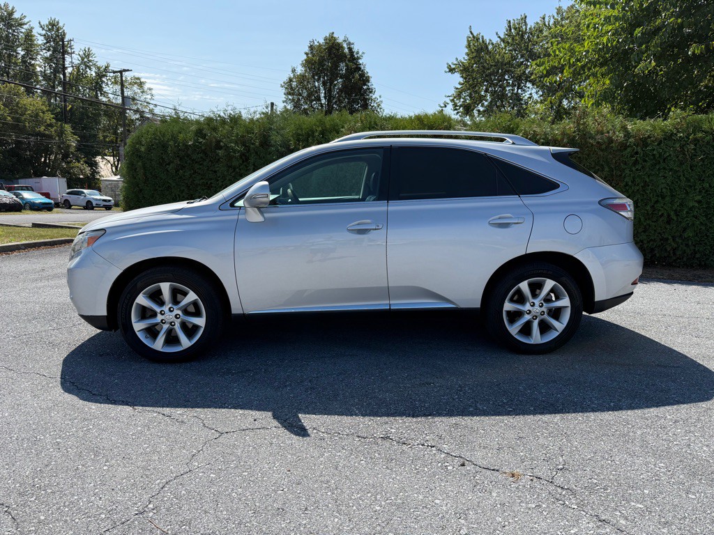 2010 Lexus RX Image 2