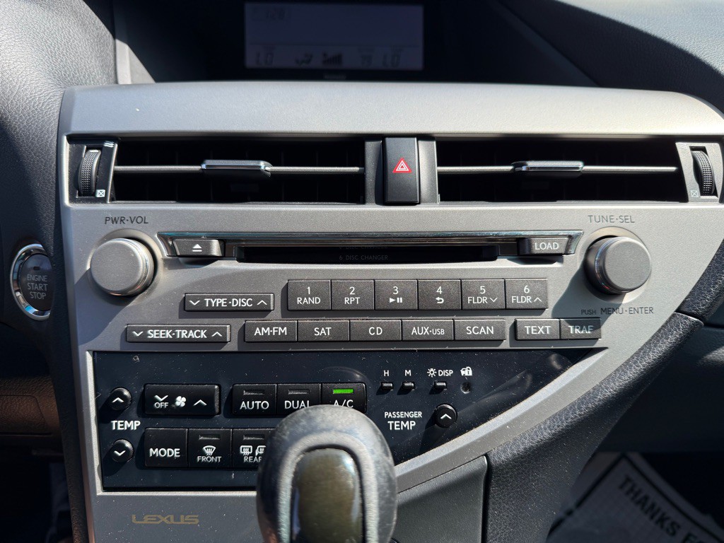 2010 Lexus RX Image 17