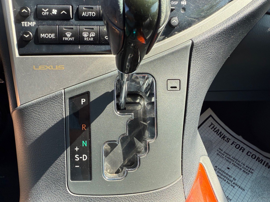 2010 Lexus RX Image 18