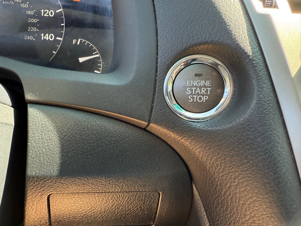 2010 Lexus RX Image 21
