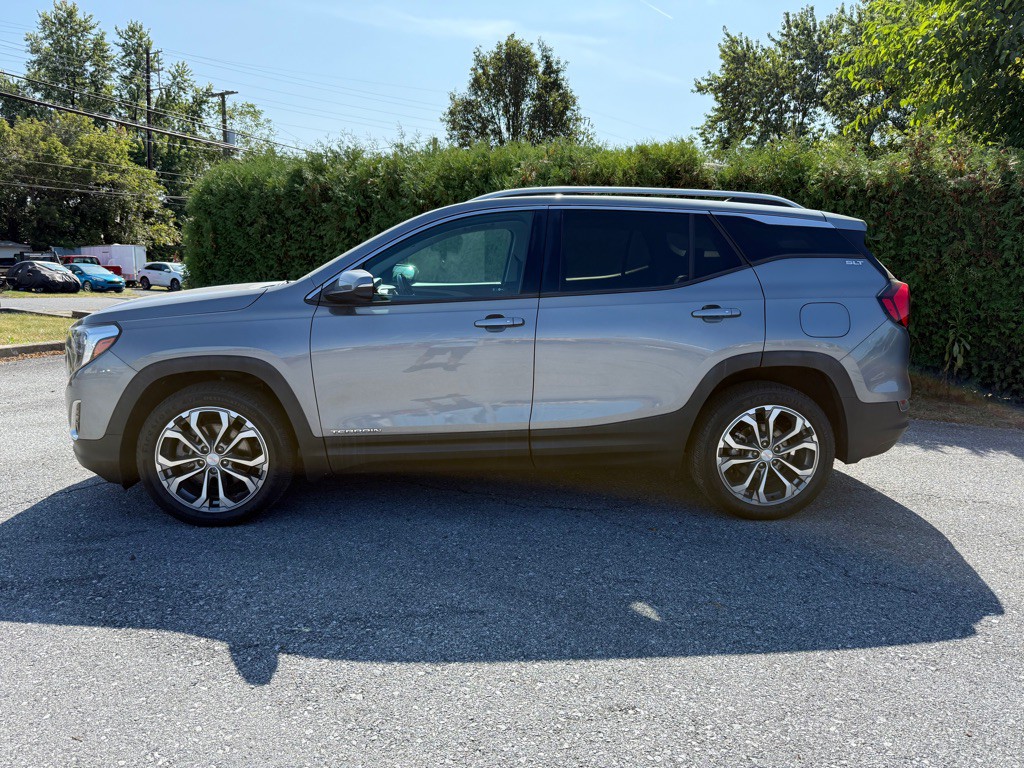 2018 GMC Terrain Image 2