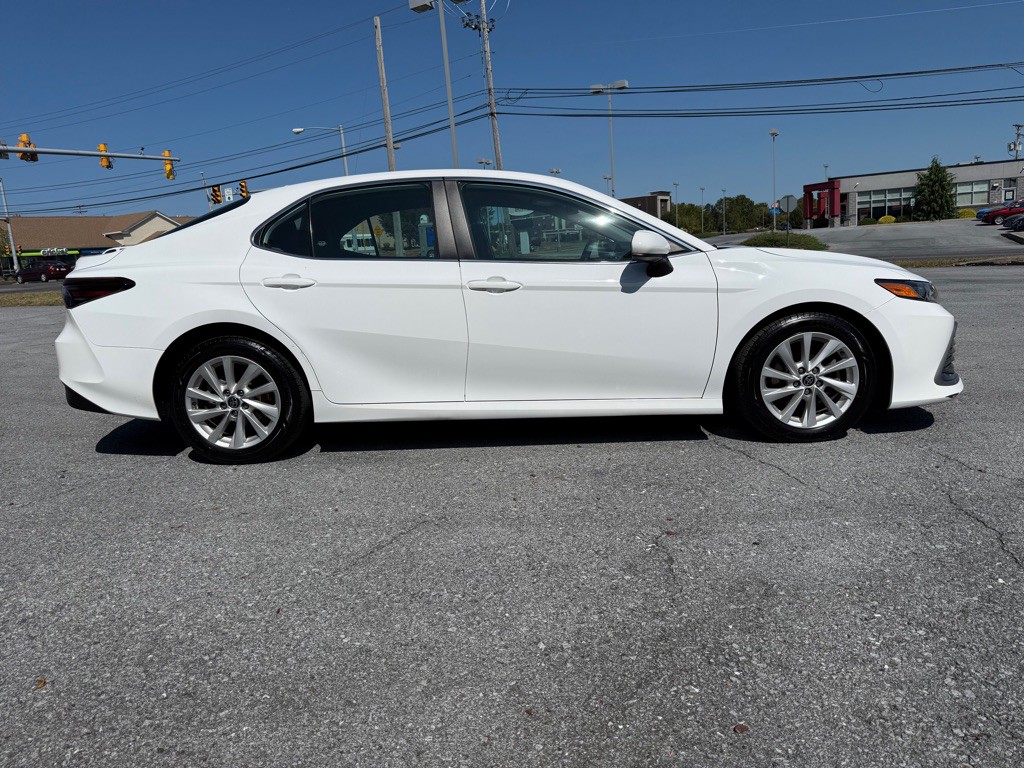 2022 Toyota Camry Image 6