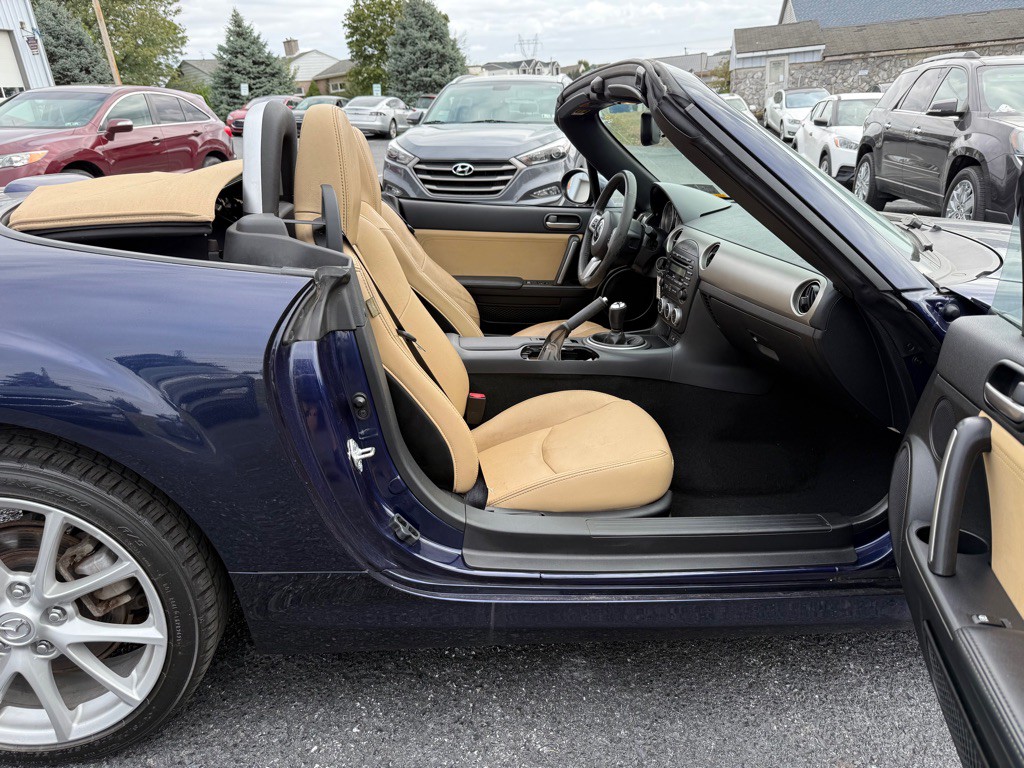 2012 Mazda MX-5 Miata Image 21