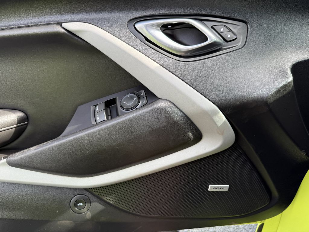 2020 Chevrolet Camaro Image 17