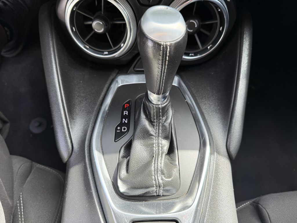 2020 Chevrolet Camaro Image 20