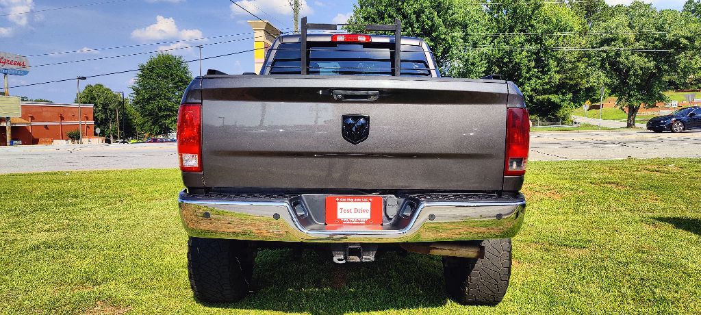 2017 RAM 3500 Image 5