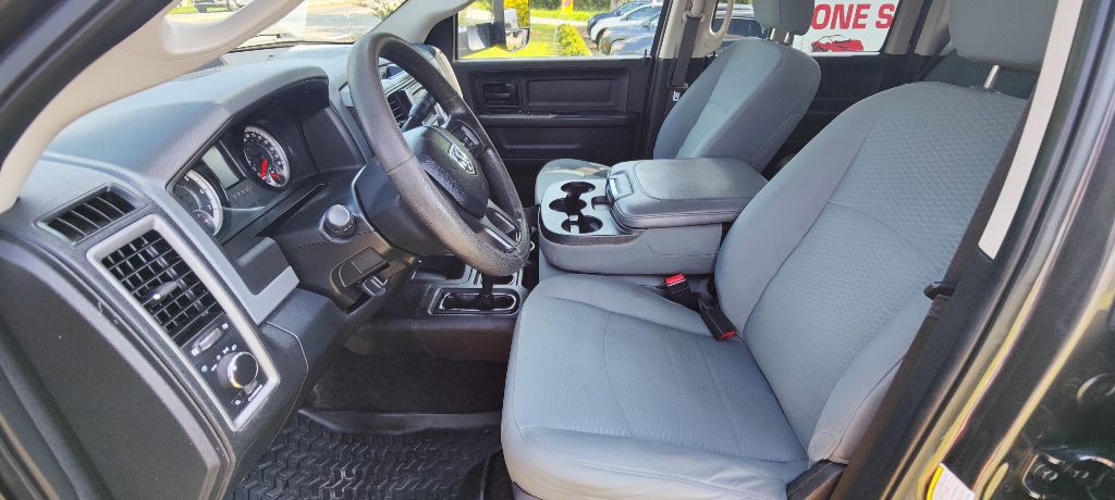 2017 RAM 3500 Image 7