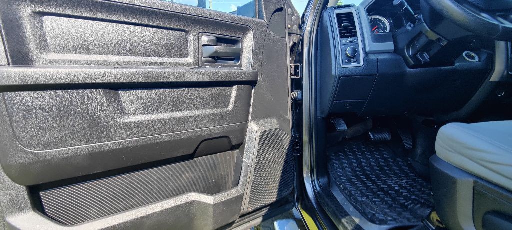 2017 RAM 3500 Image 8