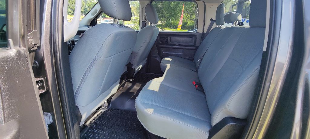 2017 RAM 3500 Image 9