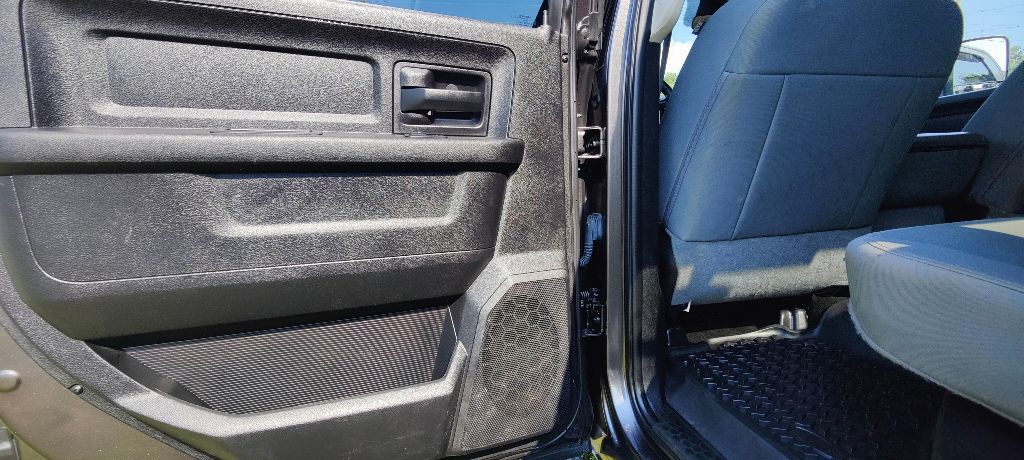 2017 RAM 3500 Image 10