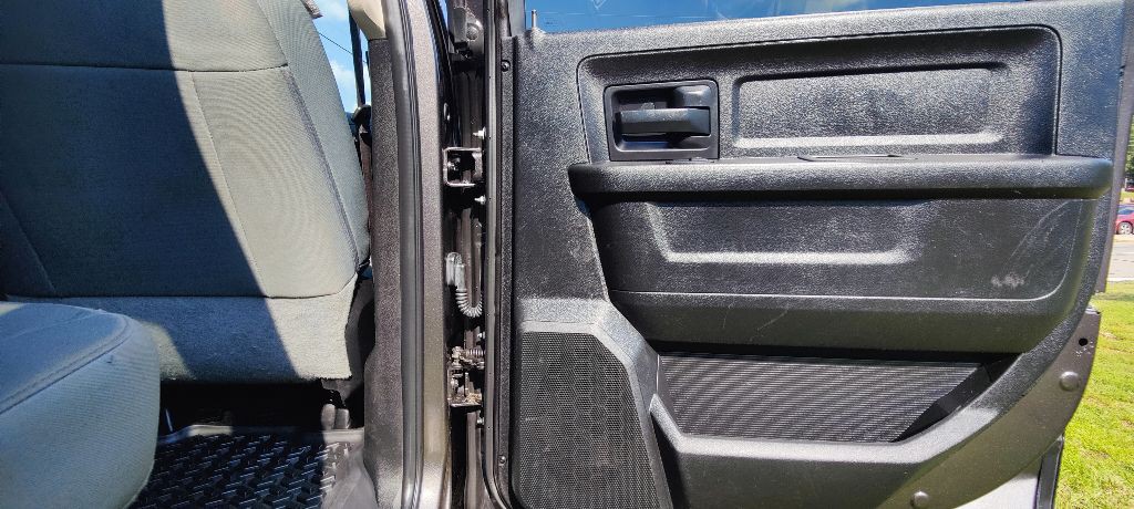 2017 RAM 3500 Image 12