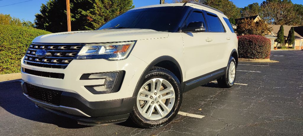 2017 Ford Explorer Image 1