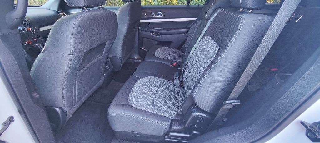 2017 Ford Explorer Image 10