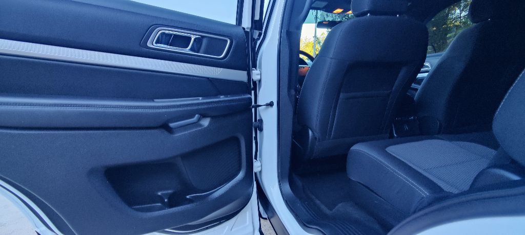 2017 Ford Explorer Image 11