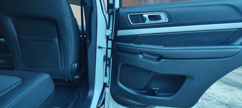 2017 Ford Explorer Image 16