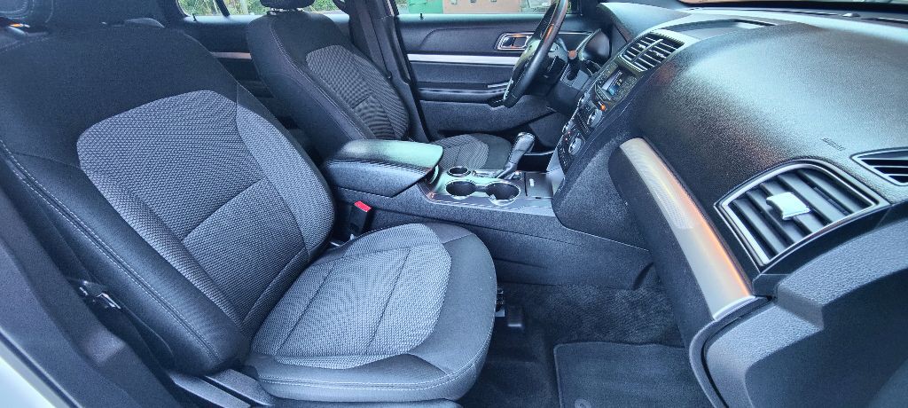 2017 Ford Explorer Image 17