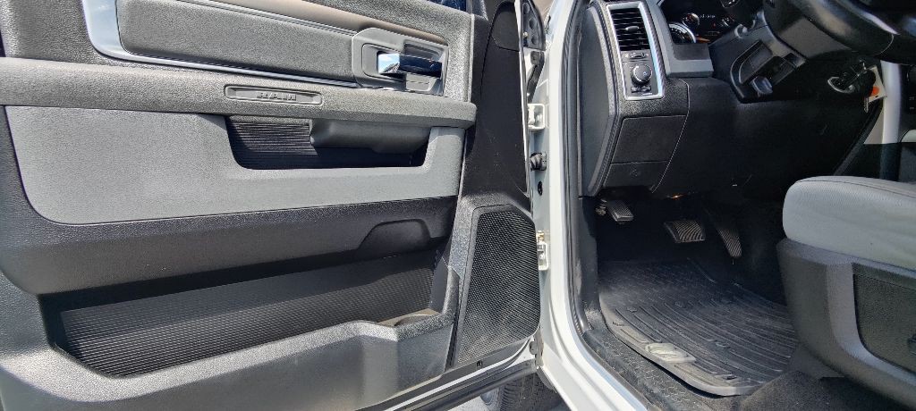 2017 RAM 1500 Image 10