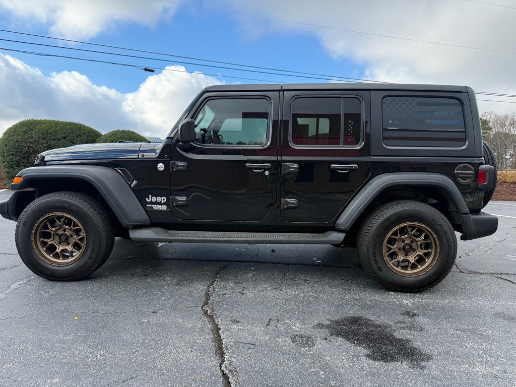 2020 Jeep Wrangler Unlimited Image 2