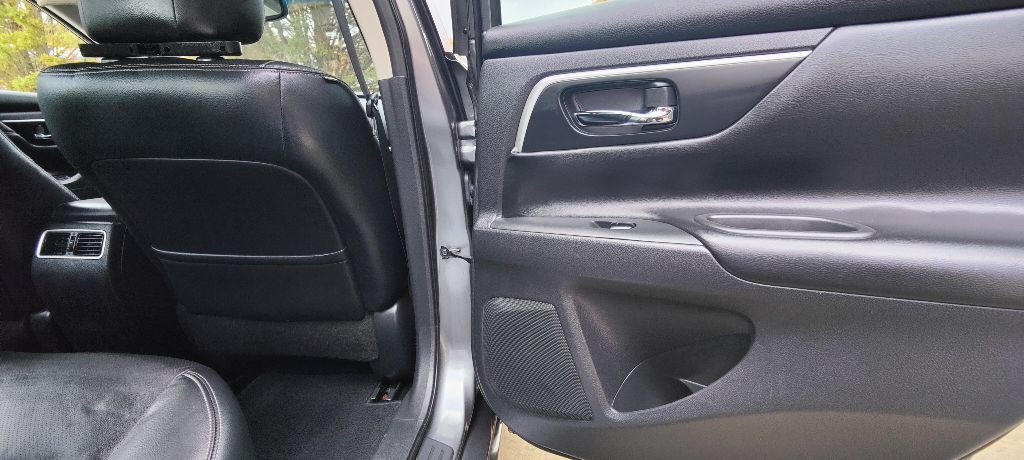 2017 Nissan Altima Image 14