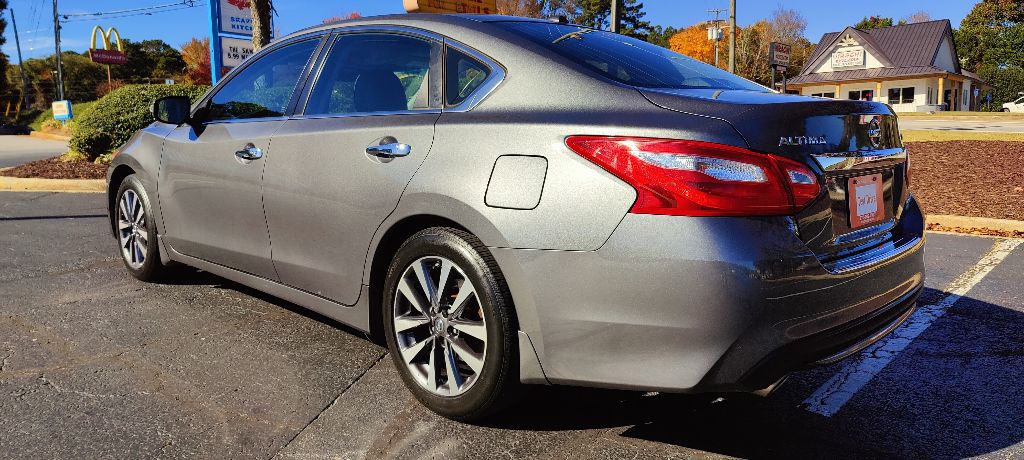 2017 Nissan Altima Image 3