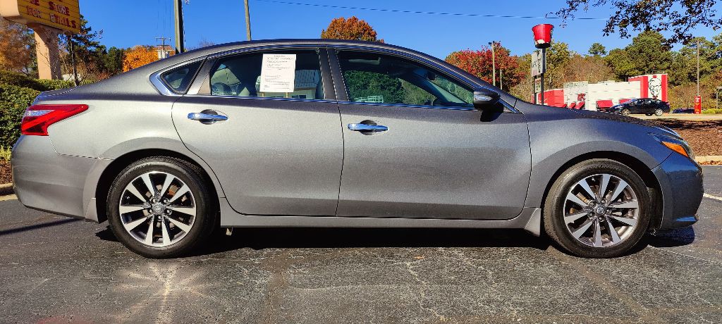 2017 Nissan Altima Image 6