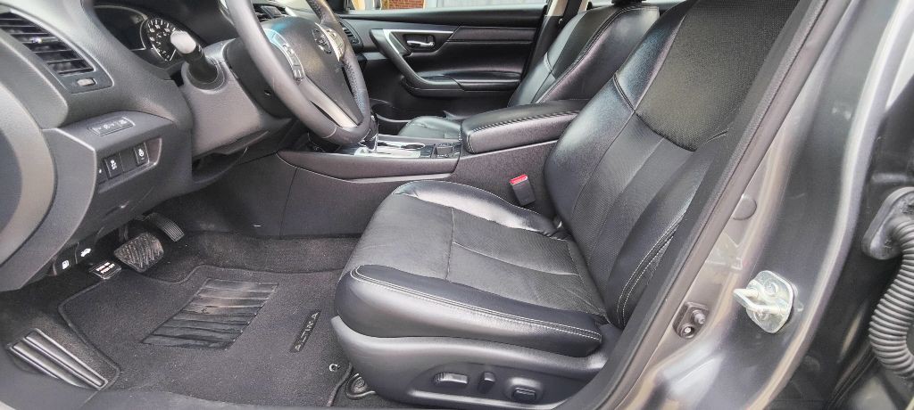 2017 Nissan Altima Image 8