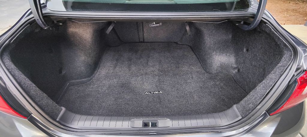 2017 Nissan Altima Image 12