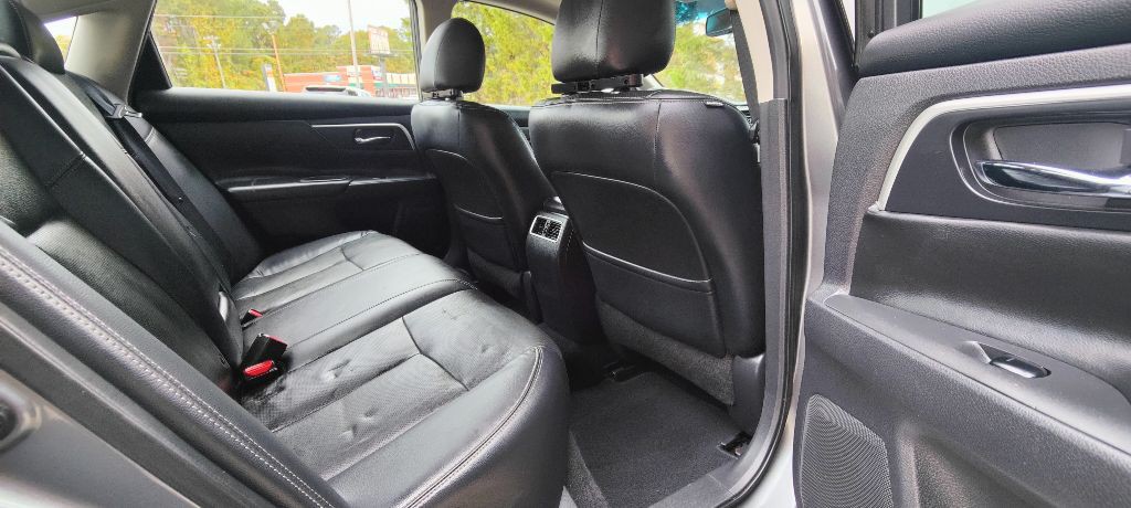 2017 Nissan Altima Image 13