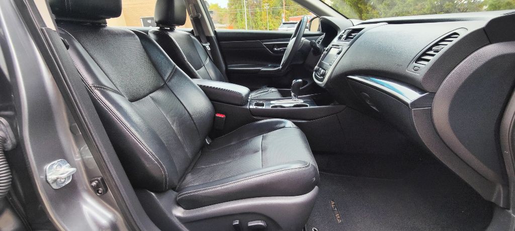 2017 Nissan Altima Image 15