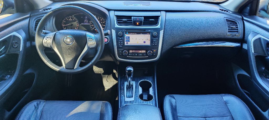 2017 Nissan Altima Image 18