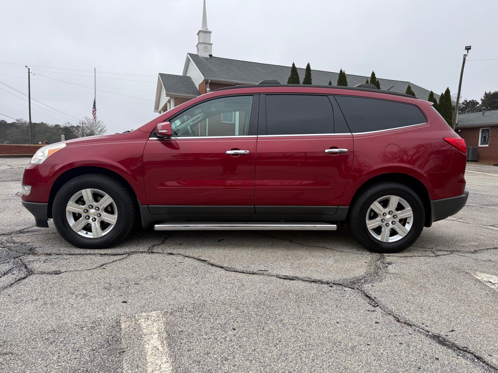2012 Chevrolet Traverse Image 2