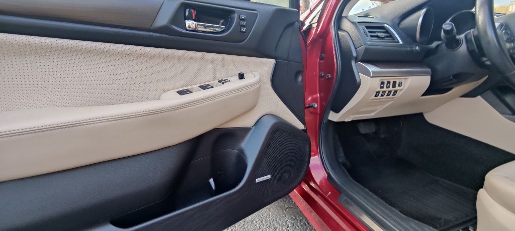 2015 Subaru Legacy Image 9