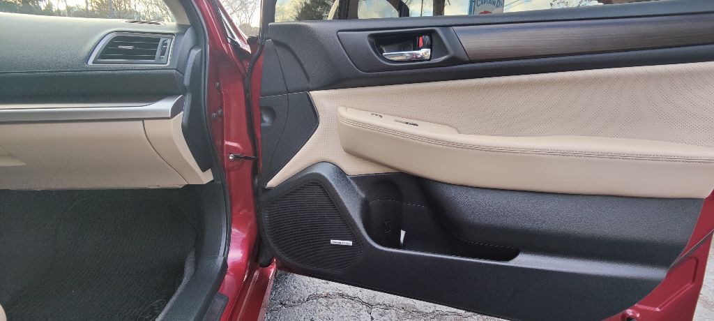 2015 Subaru Legacy Image 16