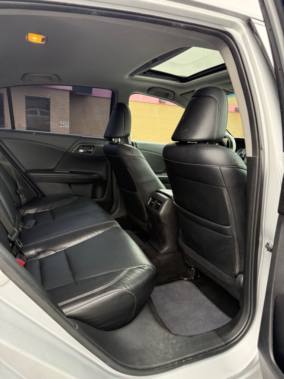 2015 Honda Accord Image 19