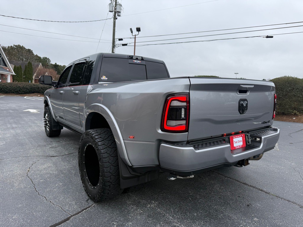 2022 RAM 3500 Image 3