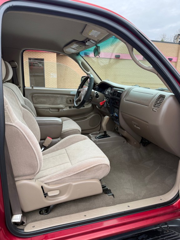 2003 Toyota Tacoma Image 8