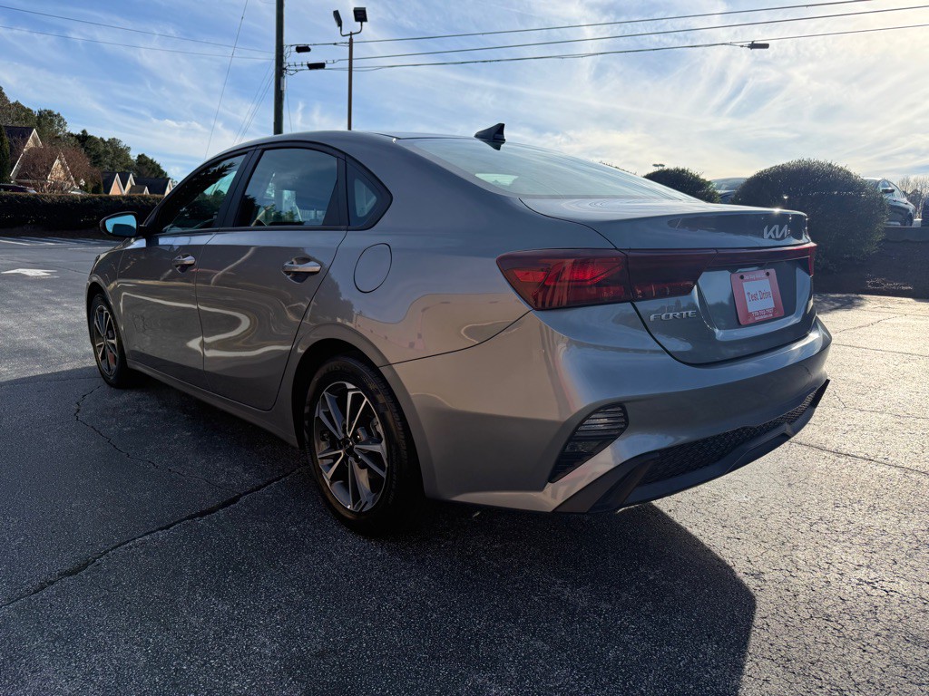 2023 Kia Forte Image 3