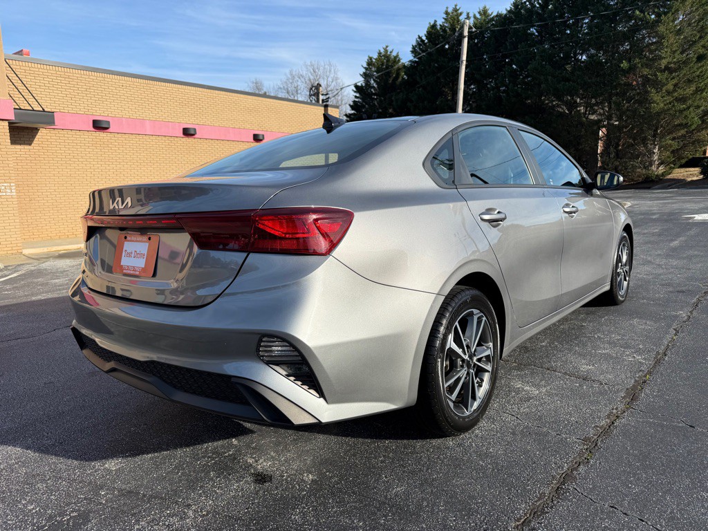 2023 Kia Forte Image 4