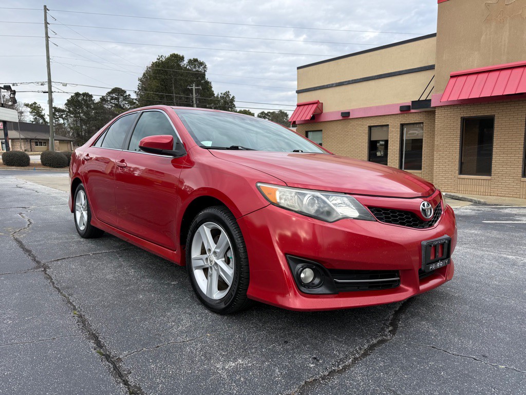 2012 Toyota Camry Image 2