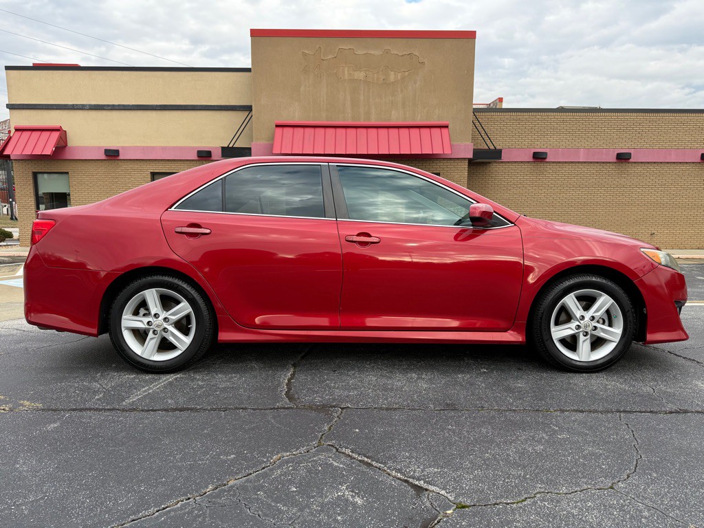 2012 Toyota Camry Image 3