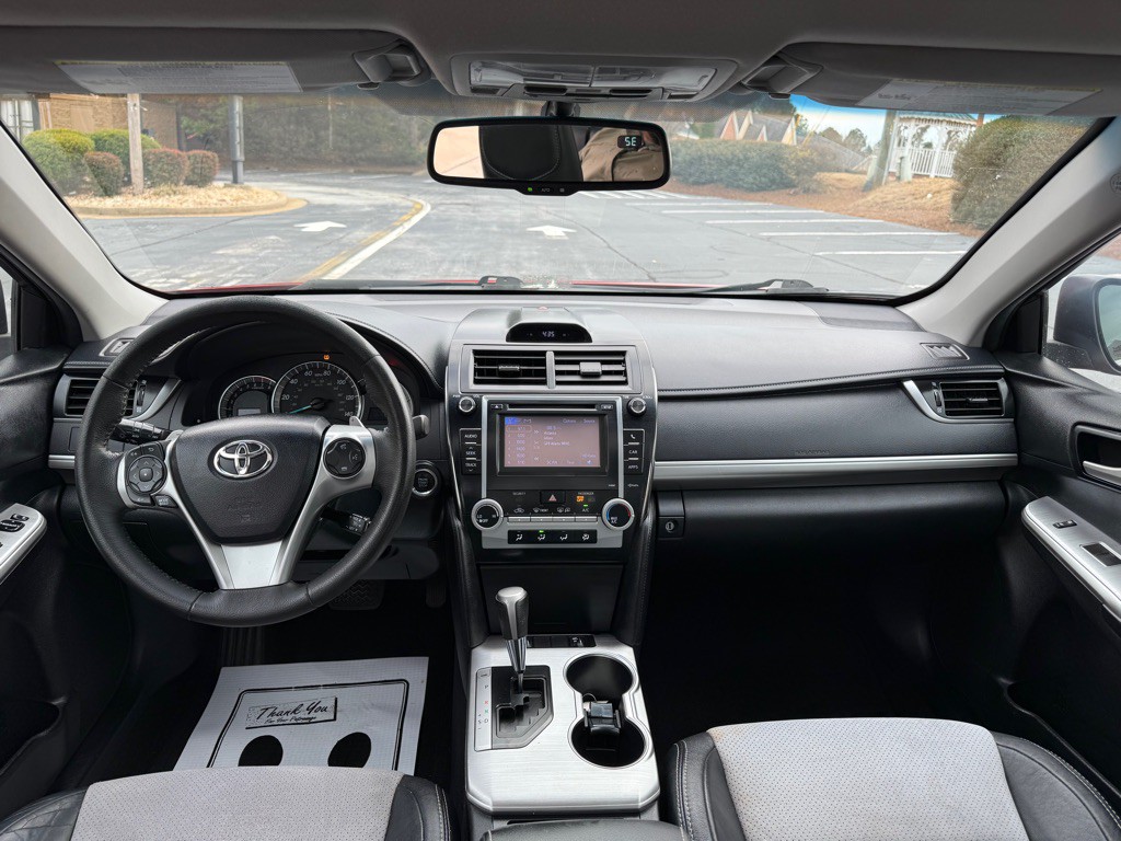 2012 Toyota Camry Image 9