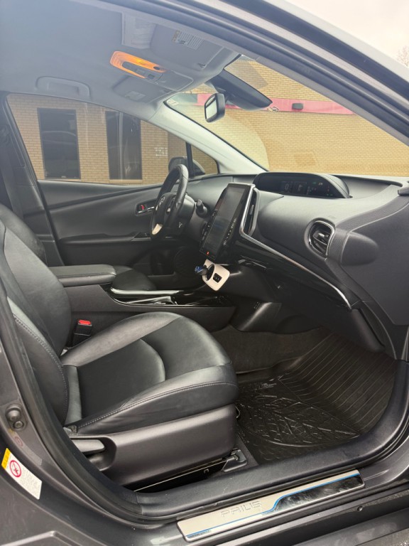 2017 Toyota Prius Image 8