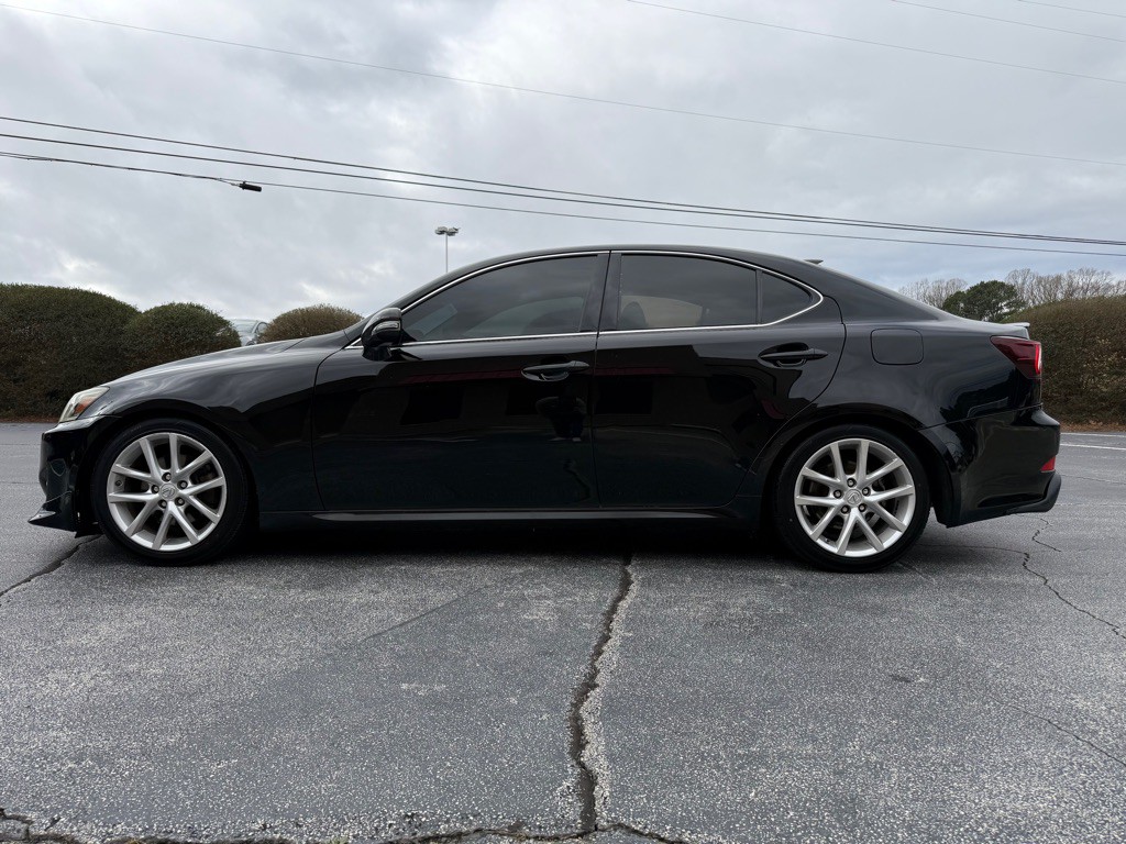 2011 Lexus IS Image 2