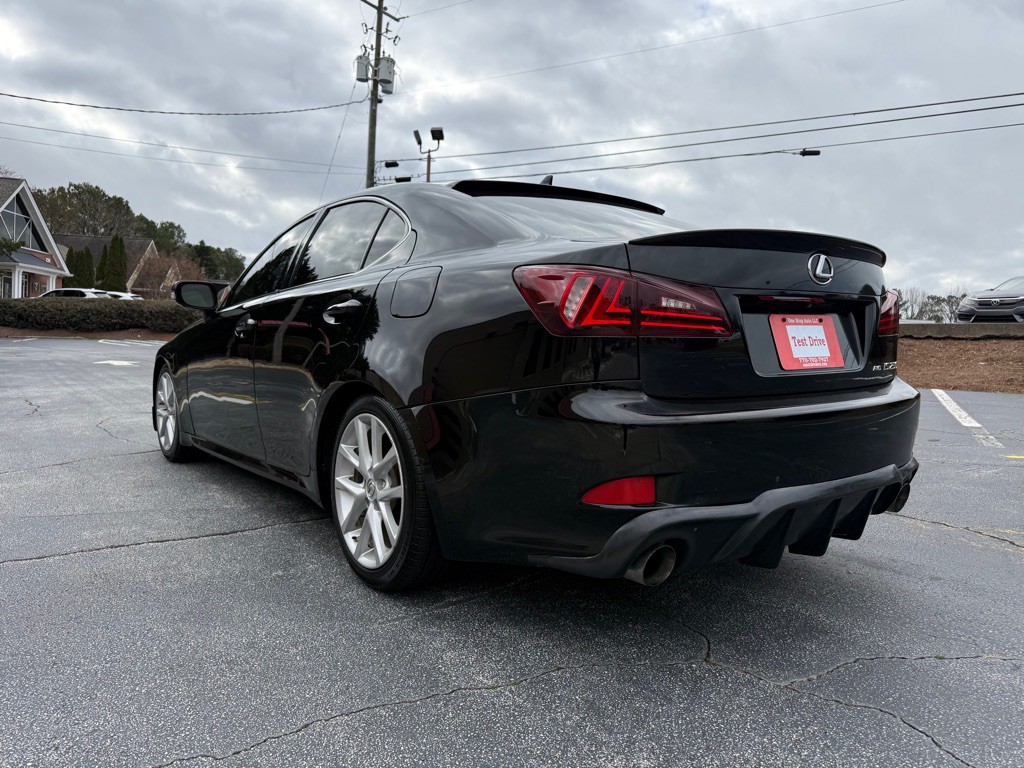 2011 Lexus IS Image 3