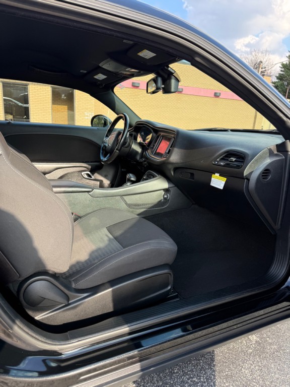 2019 Dodge Challenger Image 10