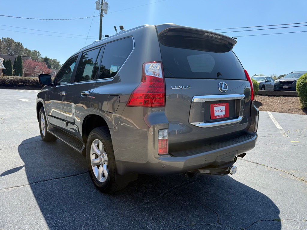2010 Lexus GX Image 3