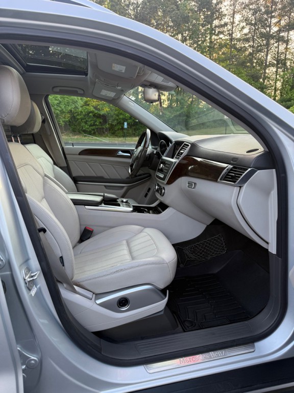 2013 Mercedes-Benz GL-Class Image 11