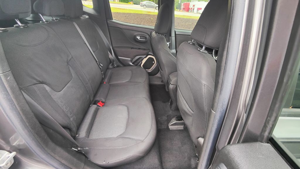 2016 Jeep Renegade Image 13