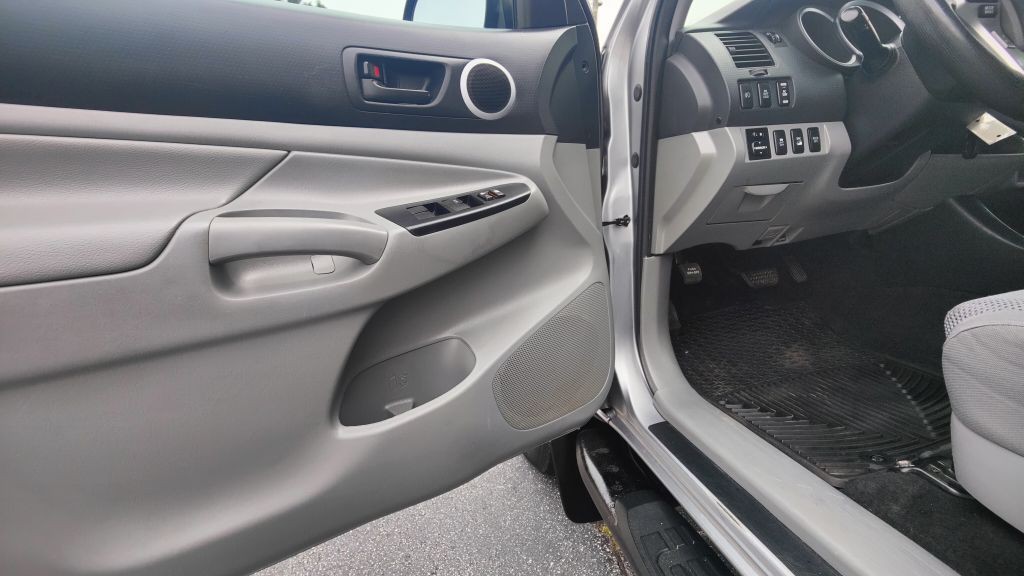 2014 Toyota Tacoma Image 8
