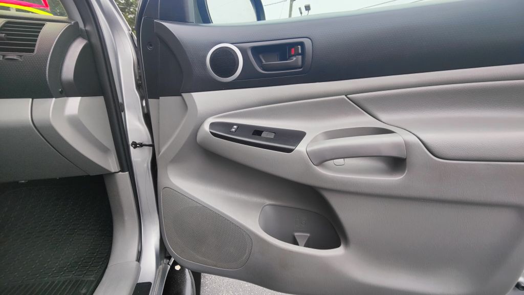 2014 Toyota Tacoma Image 15